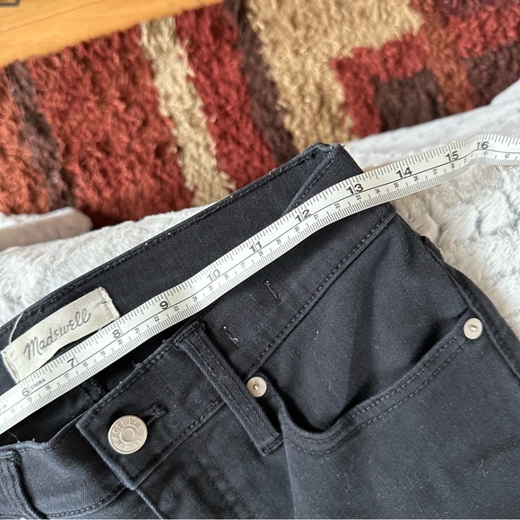Madewell 9" Mid-Rise Skinny Jeans in Lunar Wash: TENCEL™ Denim Edition size 26 - Picture 8 of 10